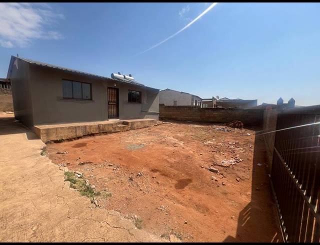 2 BEDROOM HOUSE FOR SALE IN TEMBISA CENTRAL
